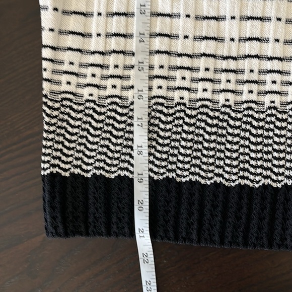 St. John Cardigan and Shell - Picture 10 of 14